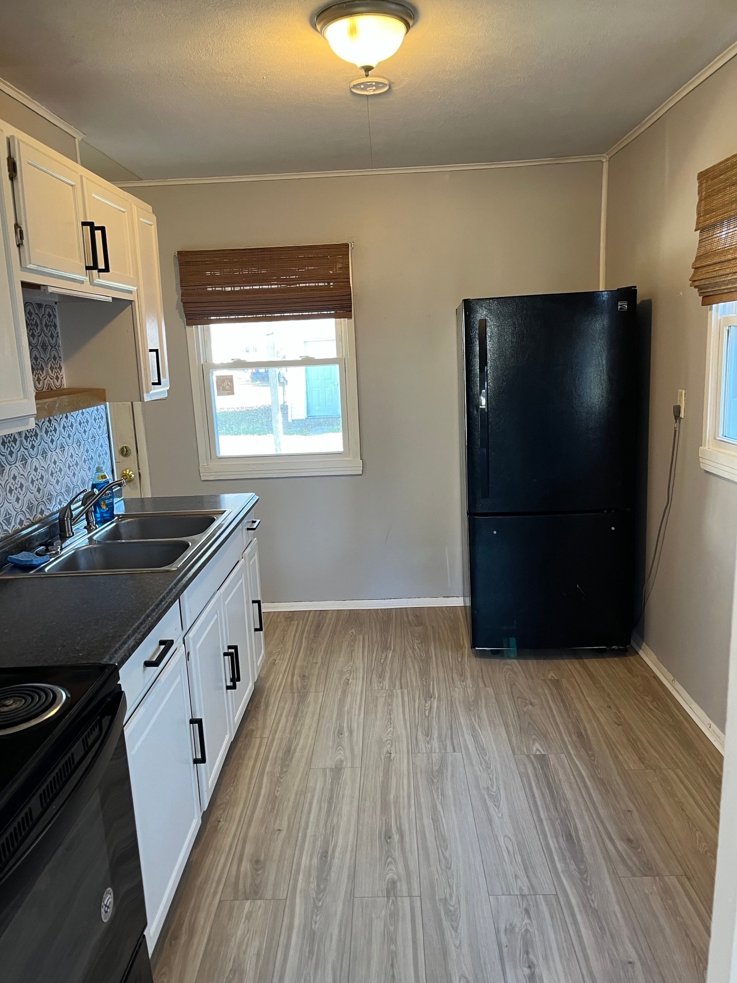 Kitchen - 1317 Washington Ave