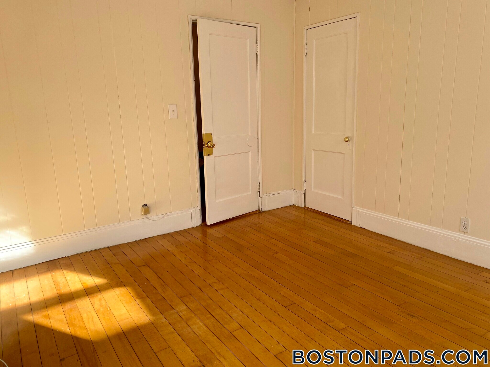 Building Photo - 437 Cambridge St