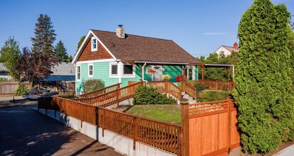 Building Photo - Move in special!  $1,500 off 1st months rent!