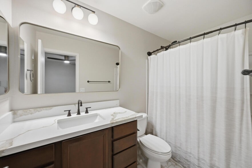 Primary Bathroom - 2250 E Wayland Dr