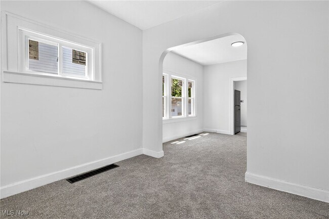 Building Photo - 2820 E 120th St