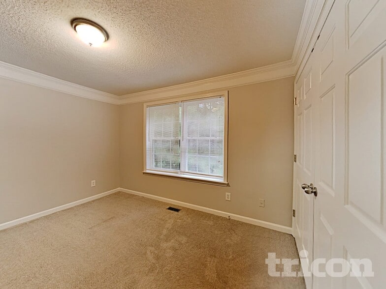 Building Photo - 130 Nowell Dr