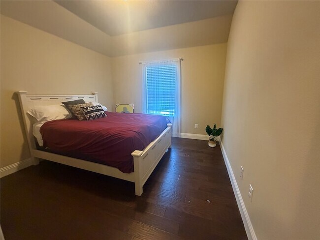 Building Photo - 10700 Lariat Trail Dr