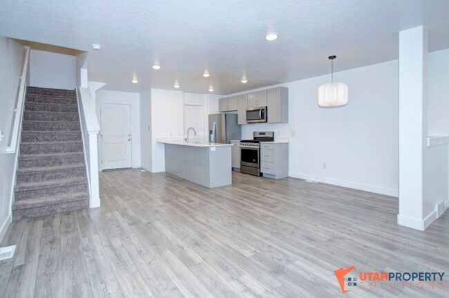 Building Photo - 763 N 3860 W