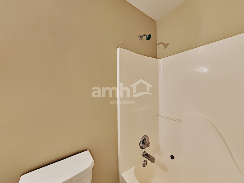 Building Photo - 1664 Crittenden Ln