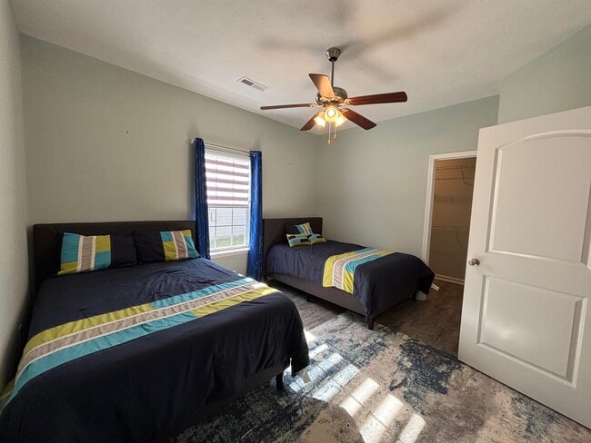 Building Photo - 227 Leste Rd