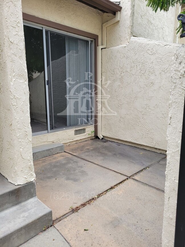 Building Photo - Spacious 2 Bedroom, 1 ¾ Bathroom Condo in Rosemead, CA.