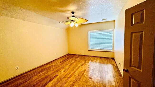 Building Photo - 15128 Elstree Dr