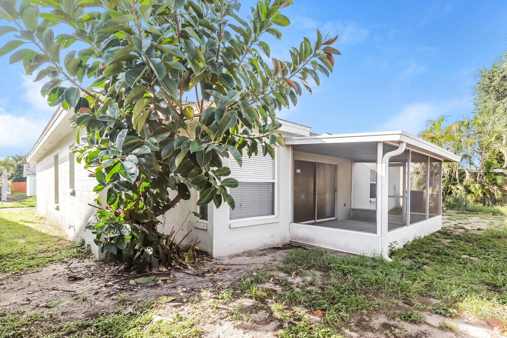 Building Photo - 219 Lookout Dr