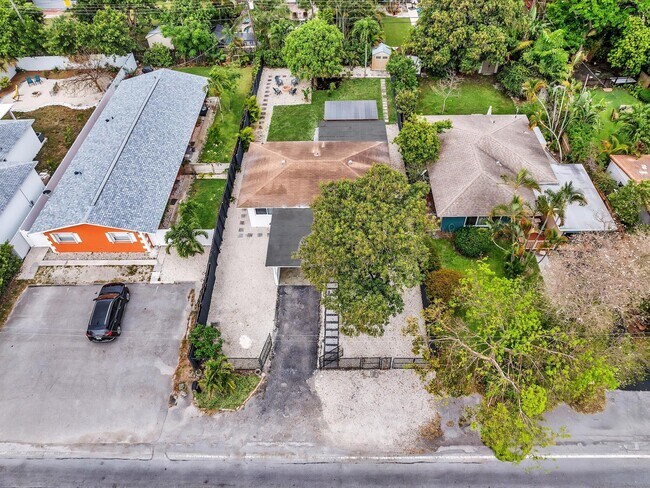 Building Photo - 1617 NW 7th Ave