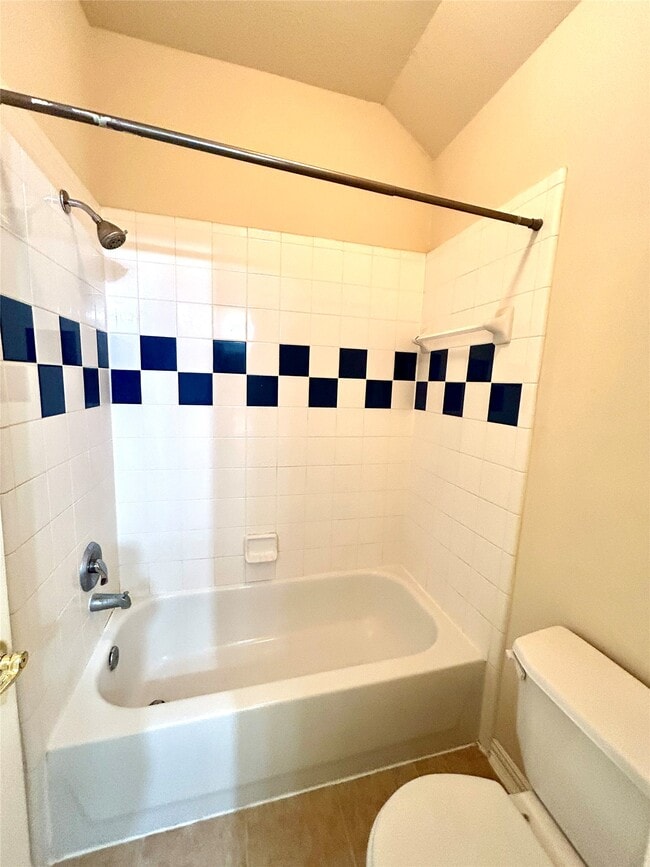 Building Photo - 2516 Brittany Lakes Dr