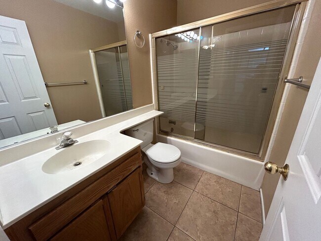 Building Photo - BEAUTIFUL 2 BEDROOM AND 2 BATHROOM CONDO L...