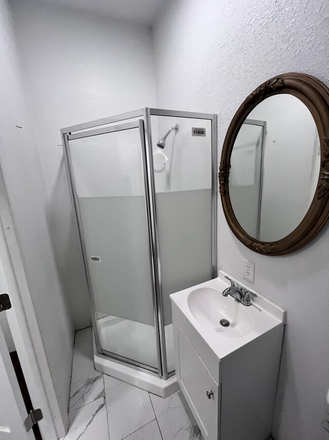 Building Photo - 1309 Yandell Dr