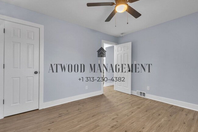 Building Photo - This beautifully updated 3-bedroom, 1-bath single-family home is ready for move-in!