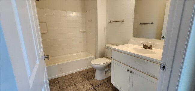 Building Photo - 6206 Lacey Oak Dr