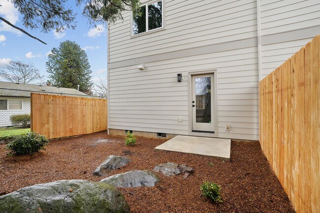 Building Photo - New Build 3 Bed, 1.5 Bath Rental Home in Centennial neighborhood!