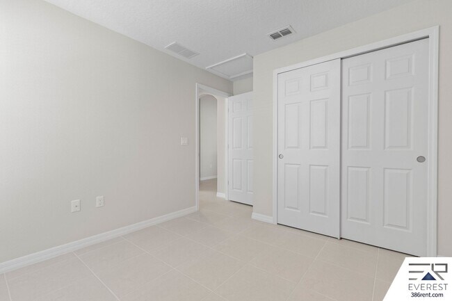 Building Photo - FULLY FENCED, LIKE NEW 3/2/1 TOWNHOUSE ON A CUL DE SAC IN BEAUTIFUL SEMINOLE WOODS