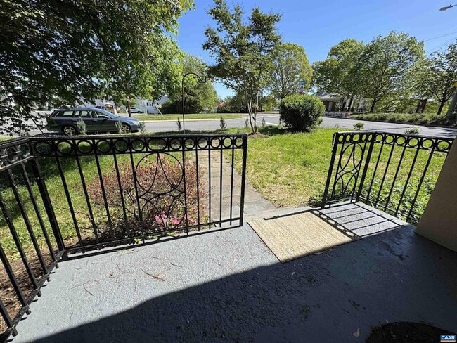 Building Photo - 704 Druid Ave