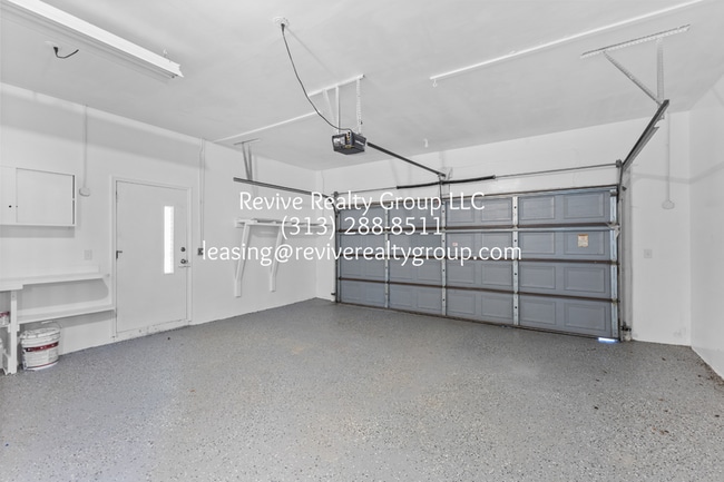 Building Photo - 5337 Botsford Ave