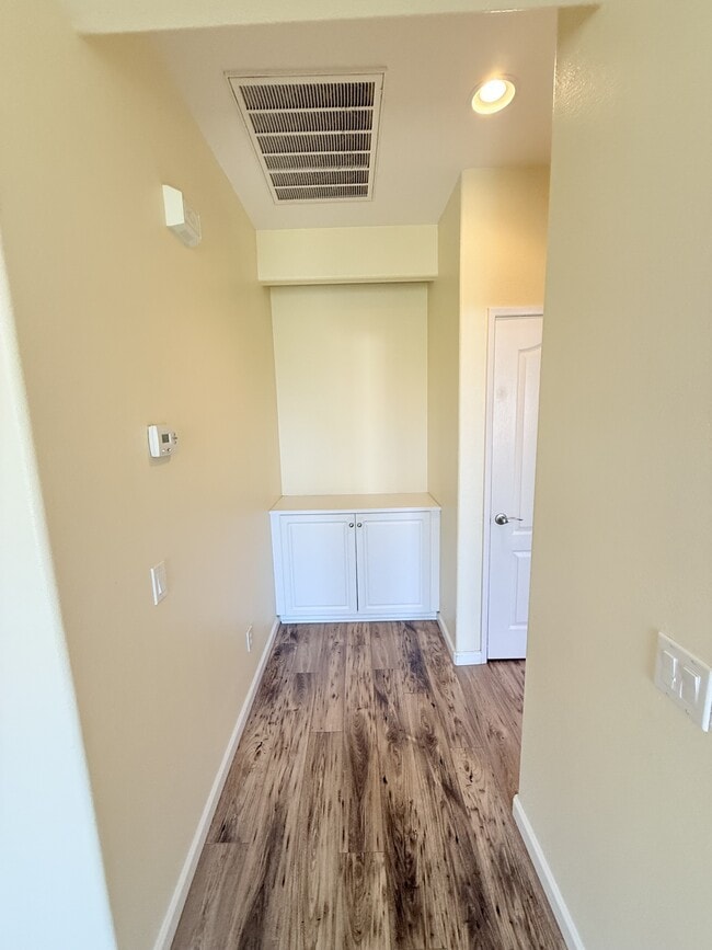 Building Photo - 1345 Clasico Dr