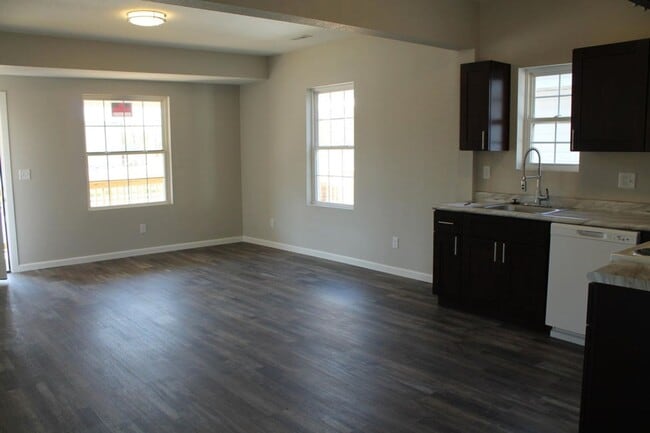 Building Photo - Modern Elegance Meets Comfort – Fully Remo...