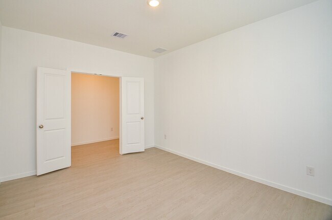 Building Photo - 26506 Coast Redwood Dr