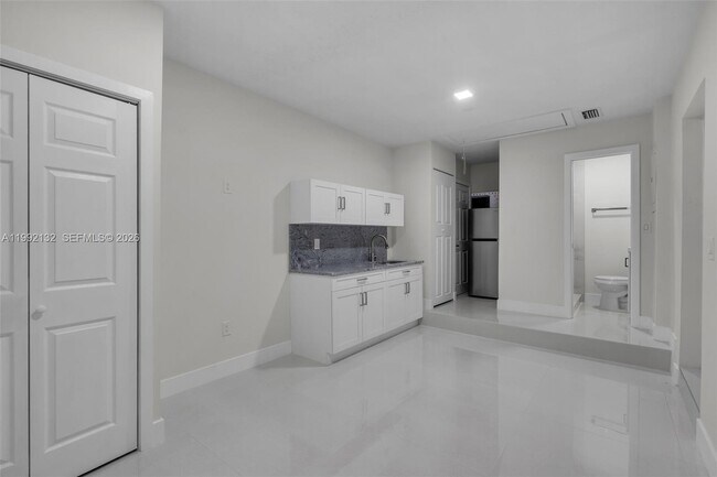 Building Photo - 803 NW 133rd Ct