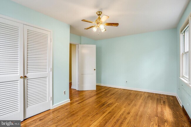 Building Photo - 4004 Beecher St NW