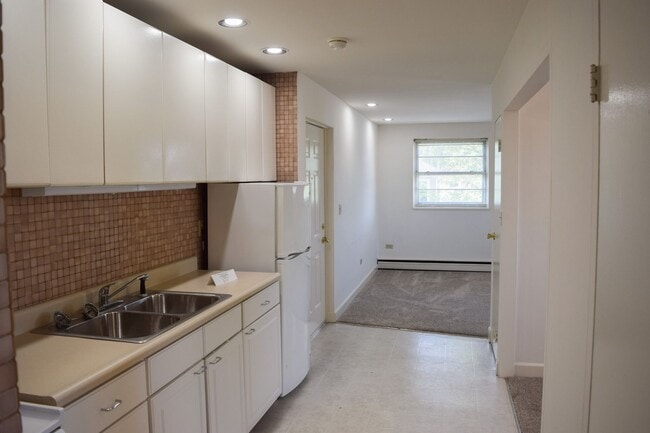 Interior Photo - Clark Street