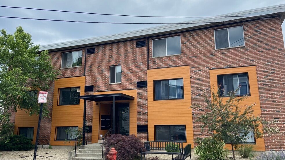 Building Photo - 14 Murdock St