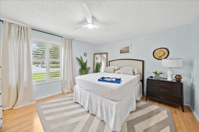 Building Photo - 171 Salmon Dr NE