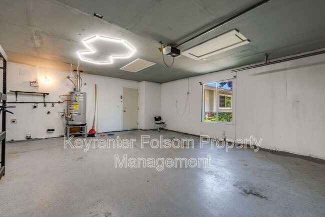 Building Photo - 5800 Deary Way