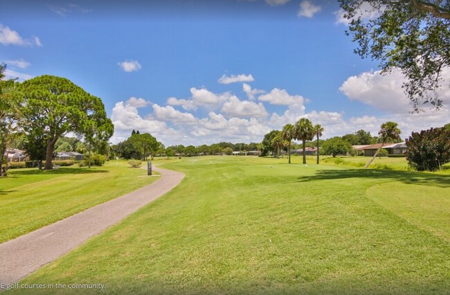 Building Photo - 4819 Winslow Beacon