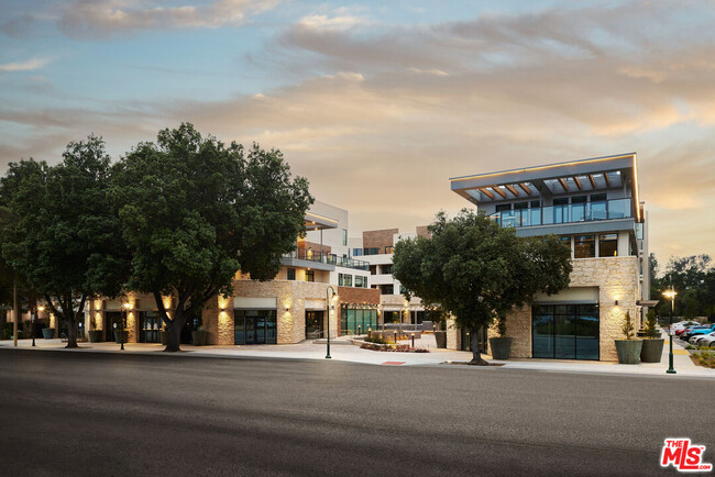 Building Photo - 299 E Thousand Oaks Blvd