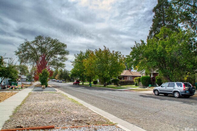 Building Photo - 1036 Bell St