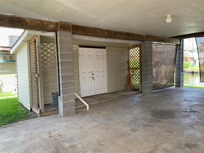 Building Photo - 585 Warsaw Dr