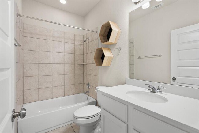 Building Photo - 221 Ancellotta Wy