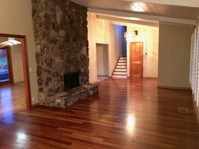 Building Photo - Almaden Valley Ranchette on 1+ Acre | Pool, Horse Property & Views