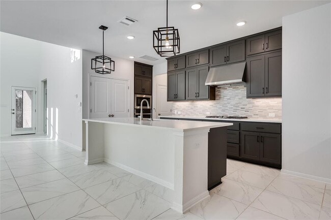 Building Photo - 4621 Modena Bay Bend