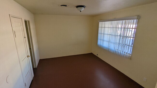 Building Photo - pm0394