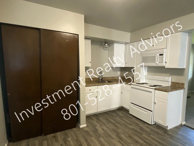 Building Photo - Two-bedroom Apartment in Salt Lake City!