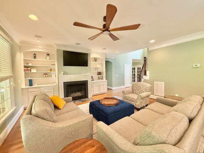 Building Photo - Luxurious 4BD, 3.5BA North Raleigh Home on...