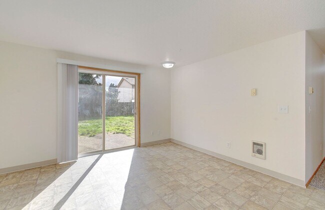 Building Photo - 3bd 2ba Single Level Home in Mountain View...