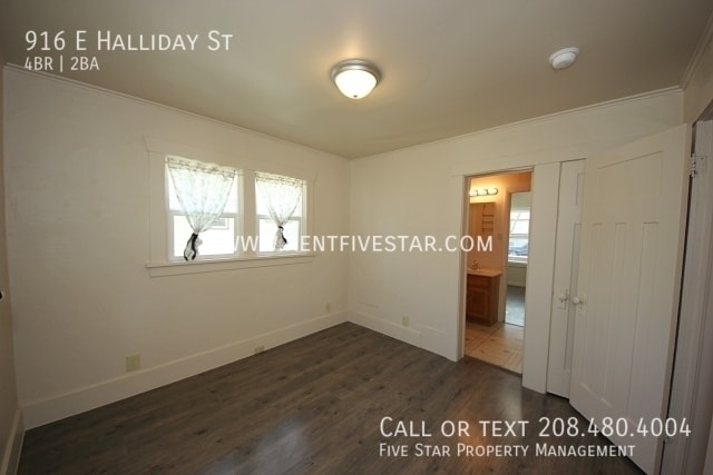 Building Photo - 916 E Halliday St