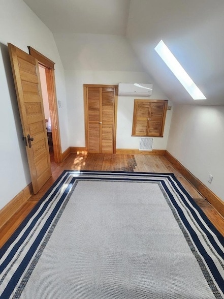 Building Photo - 820 Arno St SE