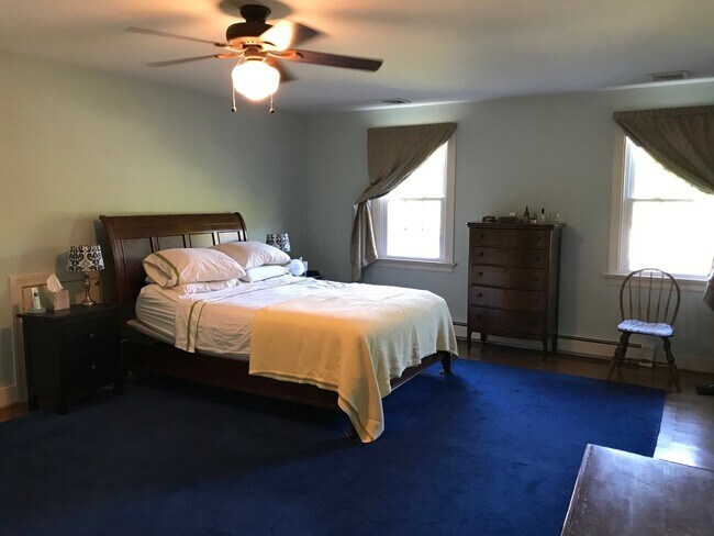 Building Photo - Renovated Colonial in Bon Air