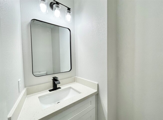 Building Photo - 20919 Hall Colony Ct