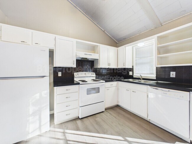 Building Photo - 7156 Woodson Rd