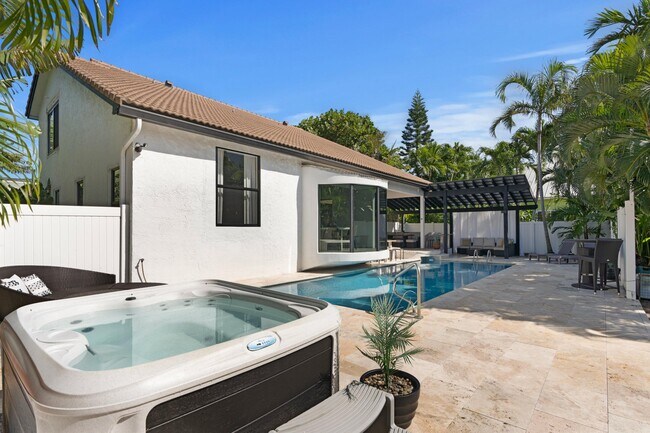 Building Photo - 1050 Brooks Ln