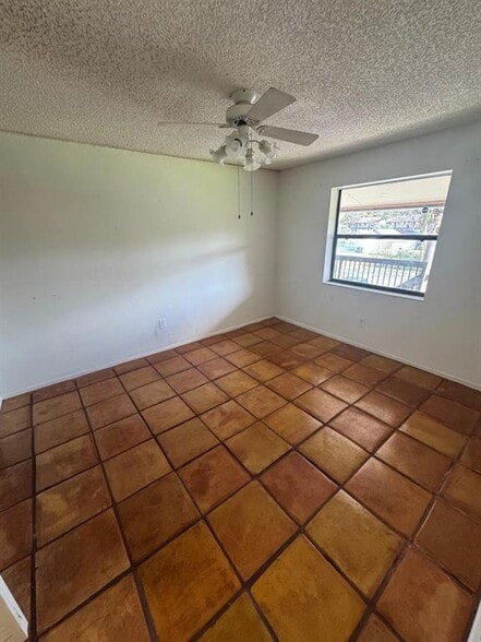 Building Photo - 6031 Shakerwood Cir